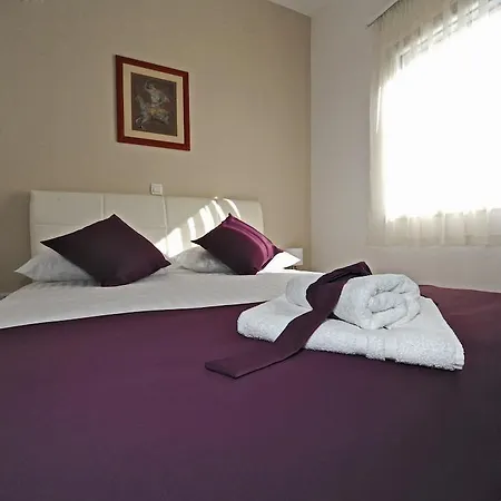 Апартаменти Violet *