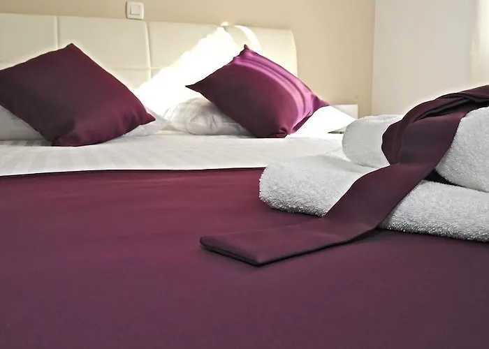 アパート Violet ザダル